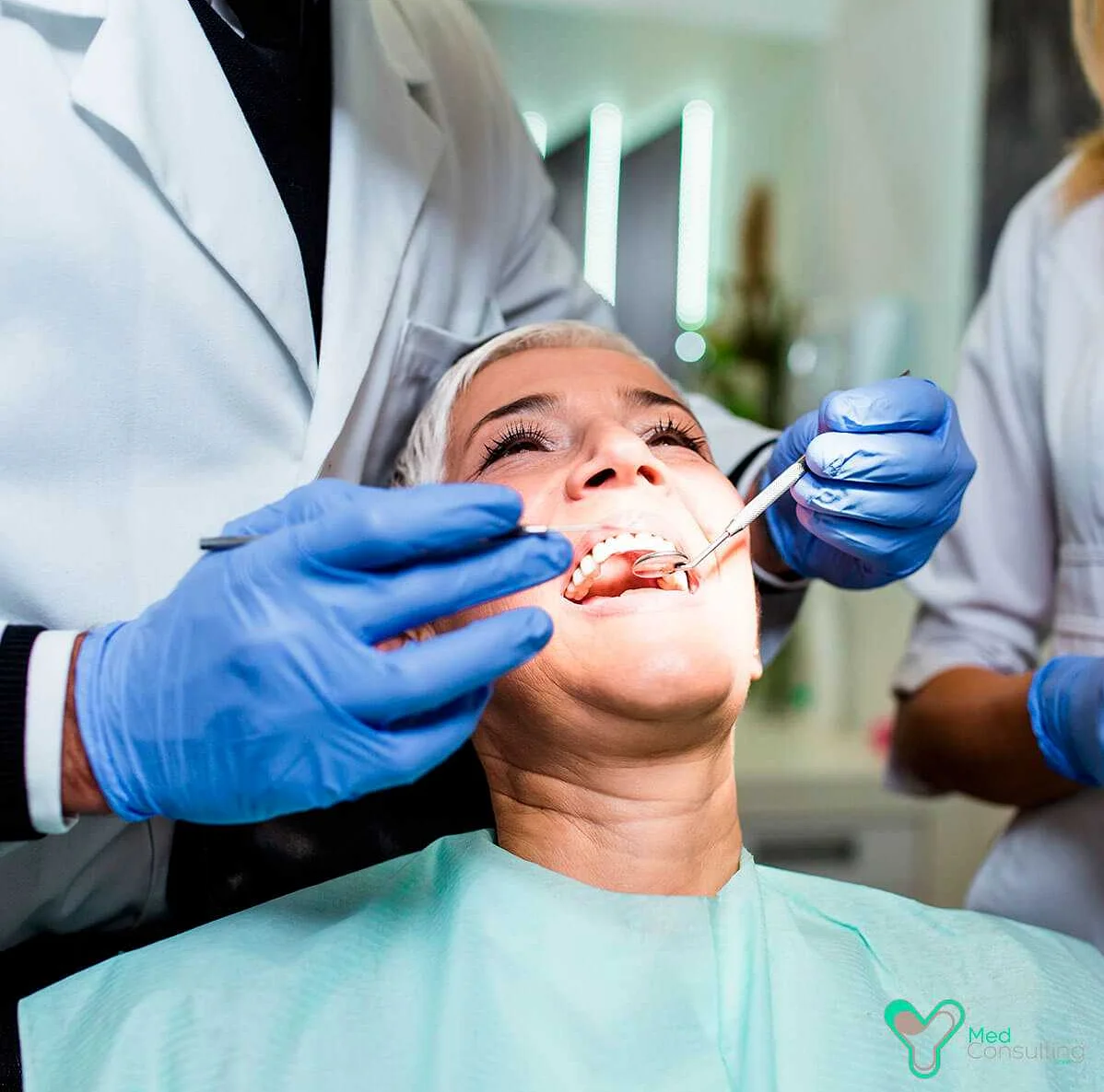 Что включают в себя регулярные визиты к стоматологу?