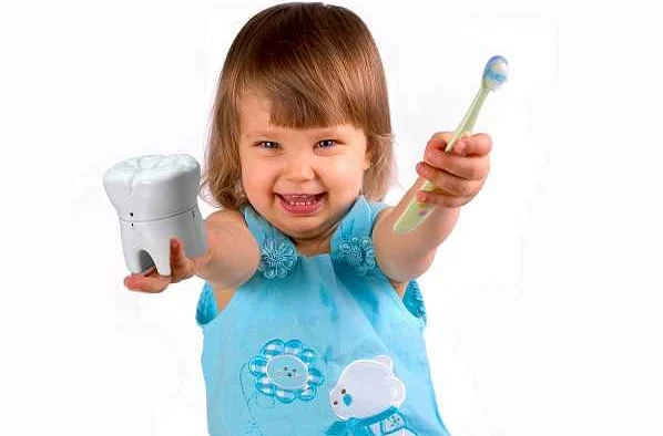 Советы по чистке зубов у детей