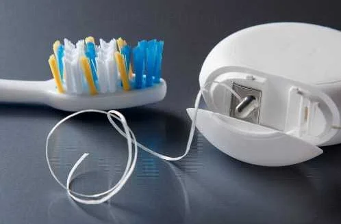 Правильное использование зубной нити