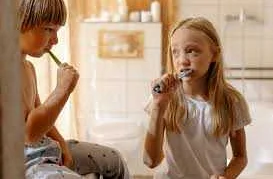 Как начать обучение ребенка чистке зубов