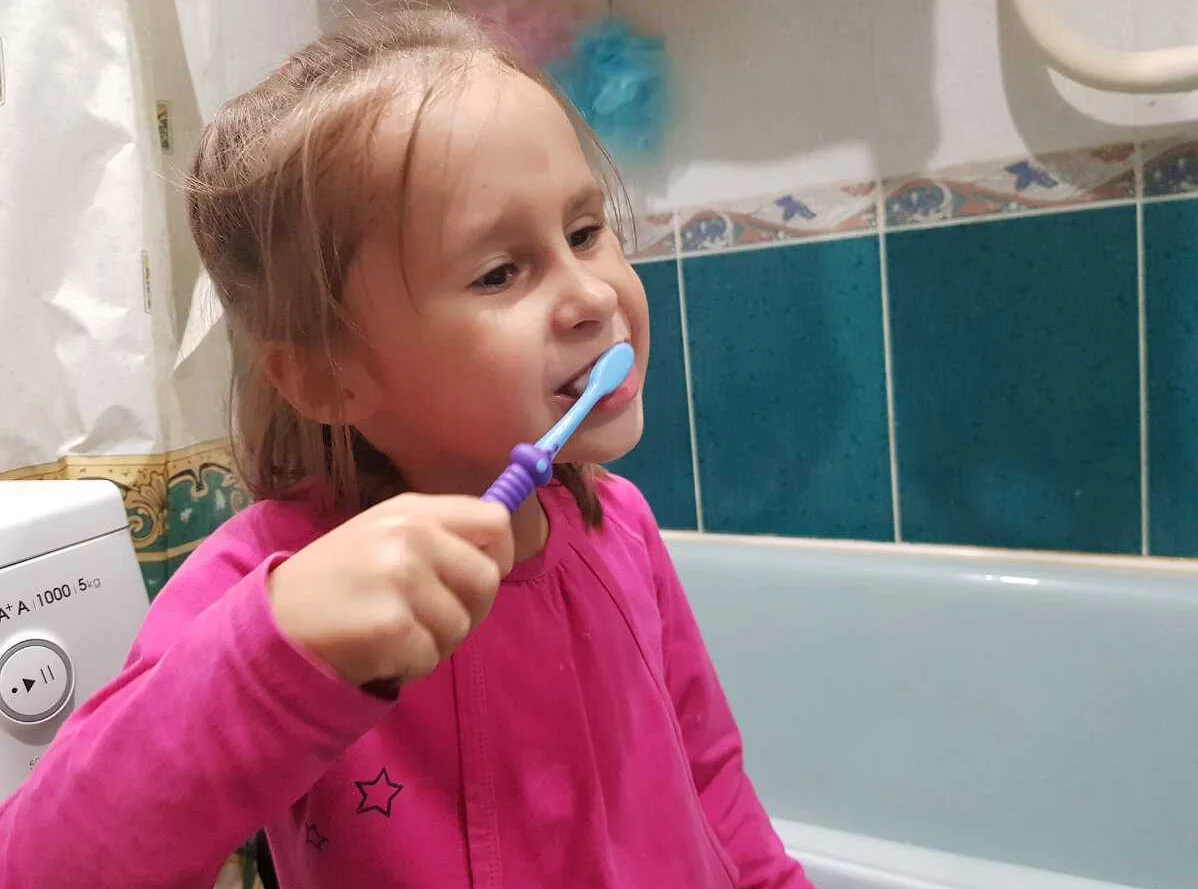 Как помочь ребенку справиться с придирчивостью к чистке зубов?