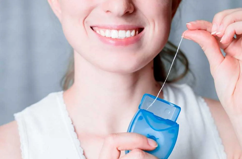Как правильно выбрать детскую зубную нить: рекомендации стоматолога