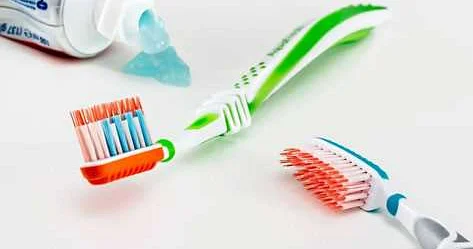 Влияние мягкой зубной щетки на эмаль