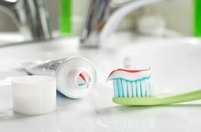 Как выбрать подходящую фторсодержащую зубную пасту для своего ребенка