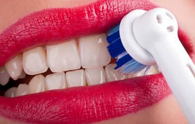 Мягкая или средней жесткости электрическая зубная щетка: что выбрать?