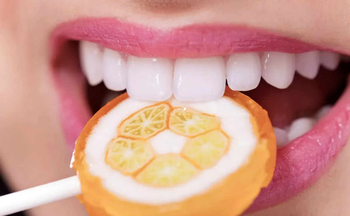 Питьевой режим и состояние зубов: как вода и напитки влияют на здоровье полости рта
