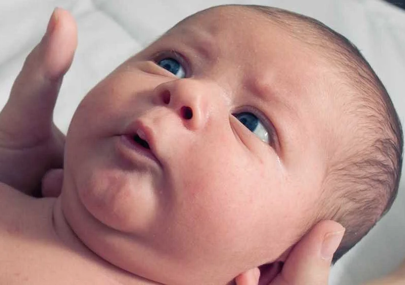 Подавление нервного рефлекса проглатывания у новорожденных