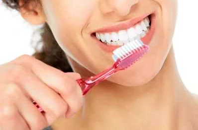 Регулярное посещение стоматолога - основной аспект профилактики пародонтоза